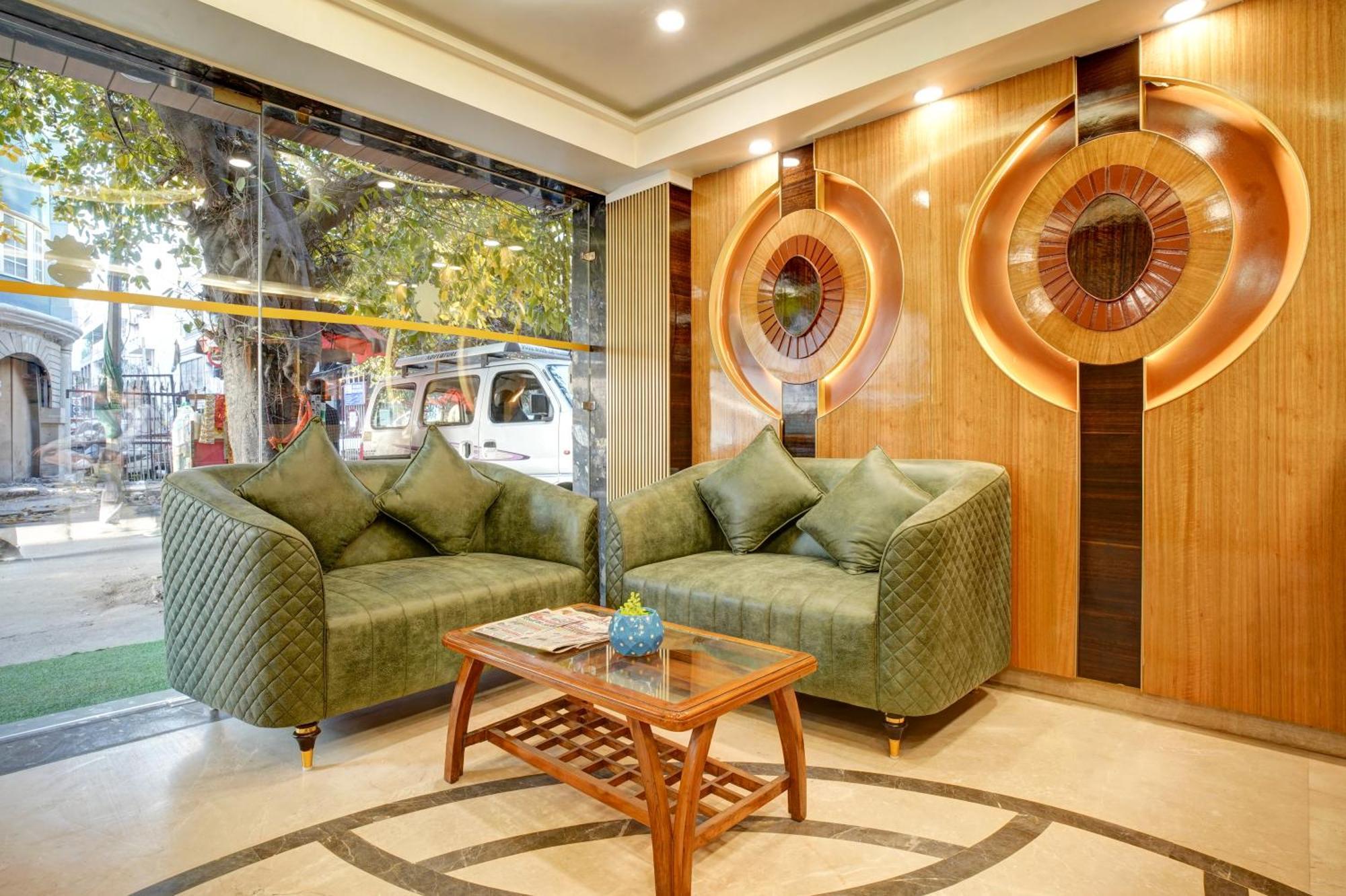 Just Renovated - Hotel Krishna Palace With Parking & Only 2 Mins Walk From Metro New Delhi Exterior photo
