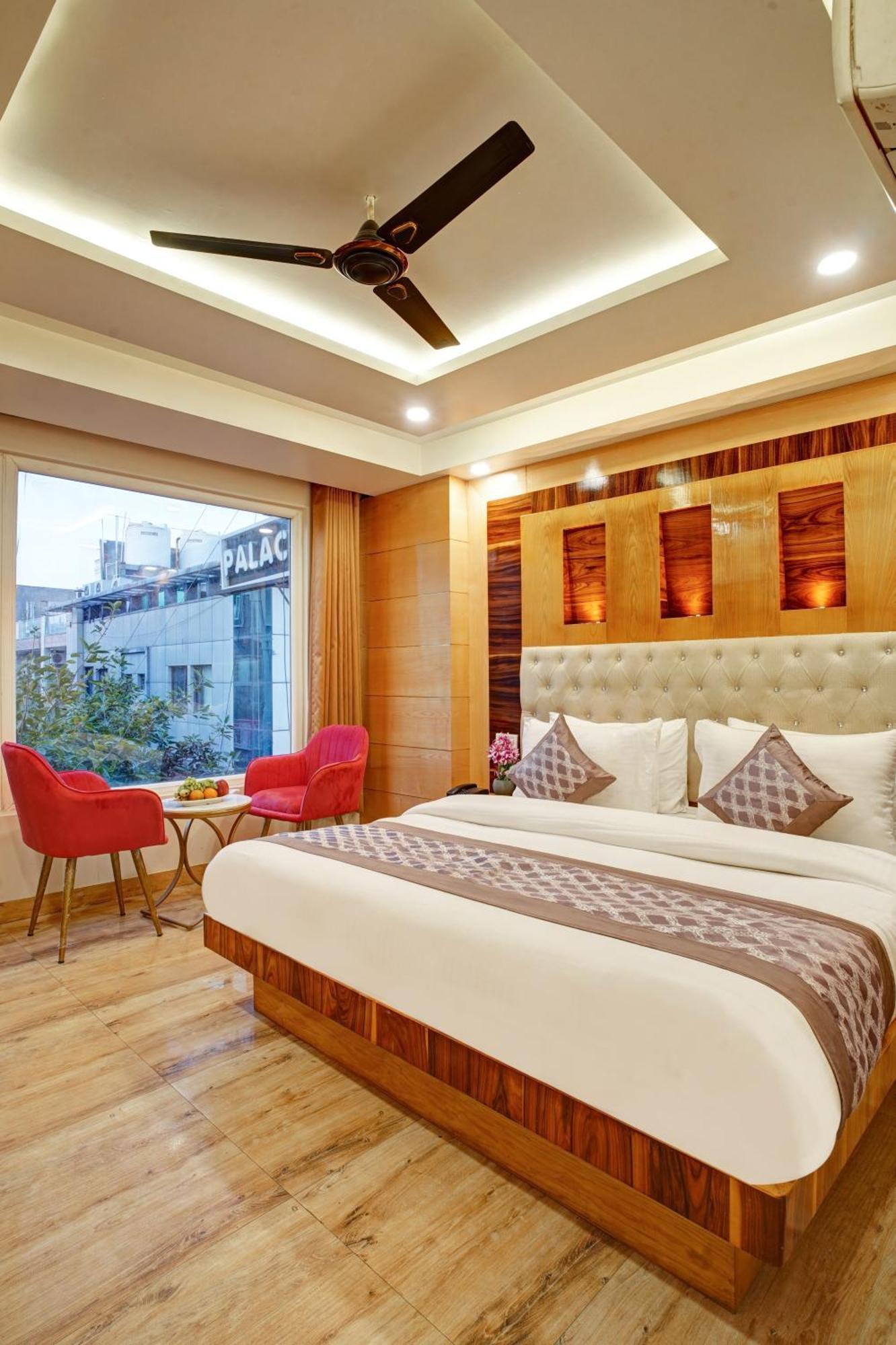 Just Renovated - Hotel Krishna Palace With Parking & Only 2 Mins Walk From Metro New Delhi Exterior photo