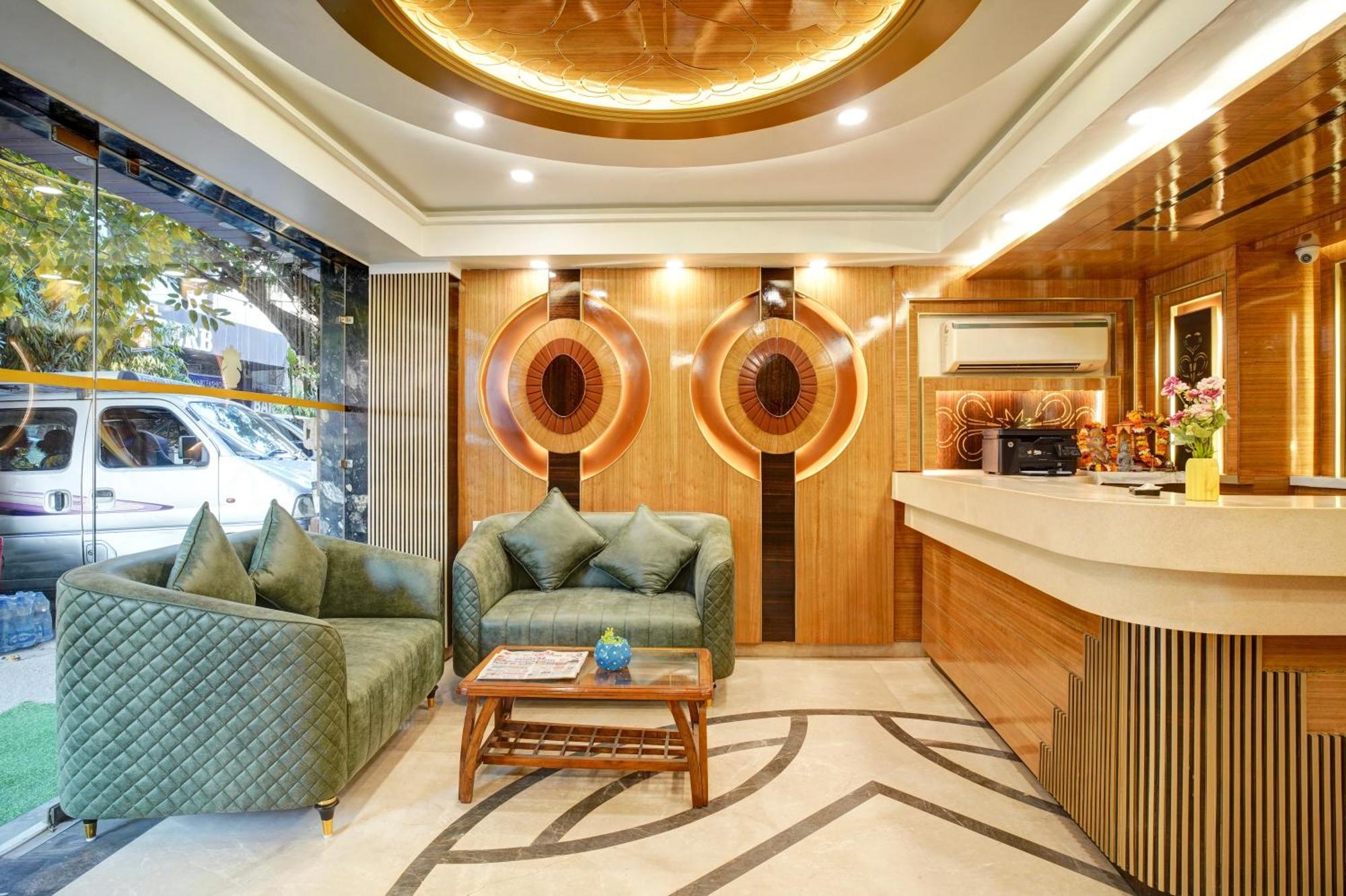 Just Renovated - Hotel Krishna Palace With Parking & Only 2 Mins Walk From Metro New Delhi Exterior photo